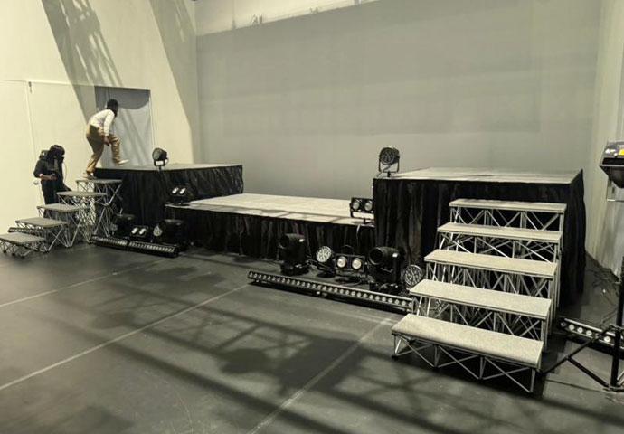 アイドルライブ(ステージ設営)