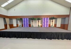 フラダンスイベント(レンタルステージの設営)